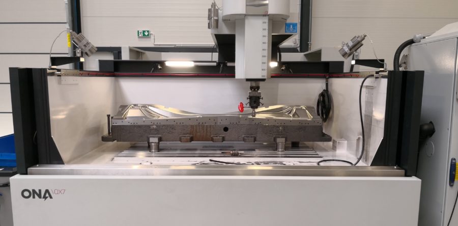 5 powodów, dla których używamy elektrod grafitowych na przykładzie najnowocześniejszej elektrodrążarki ONA QX7